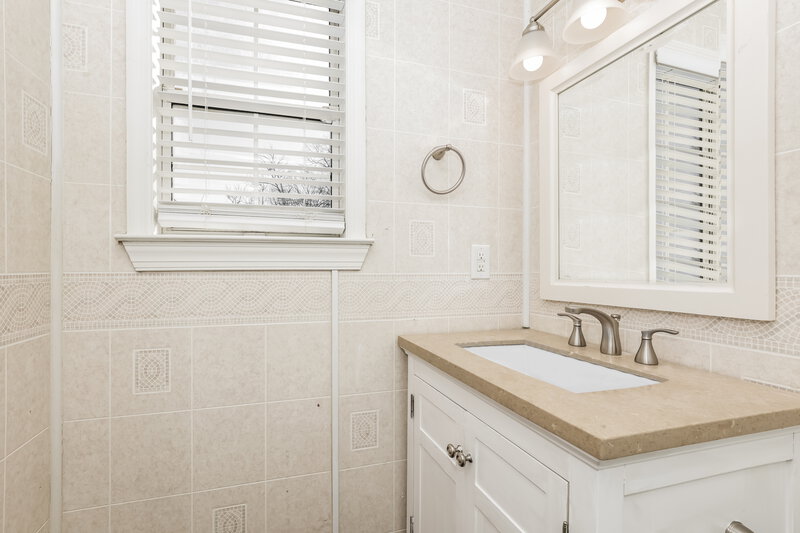 2,980/Mo, 401 Shadylake Dr La Vergne, TN 37086 Main Bathroom View