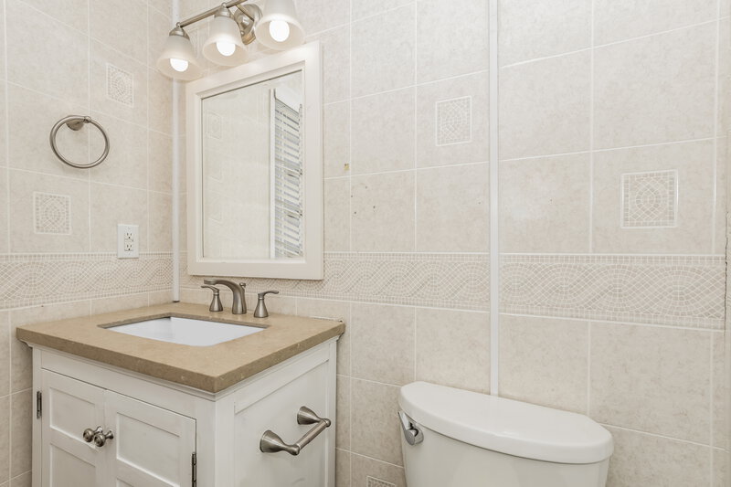 2,980/Mo, 401 Shadylake Dr La Vergne, TN 37086 Main Bathroom View 2