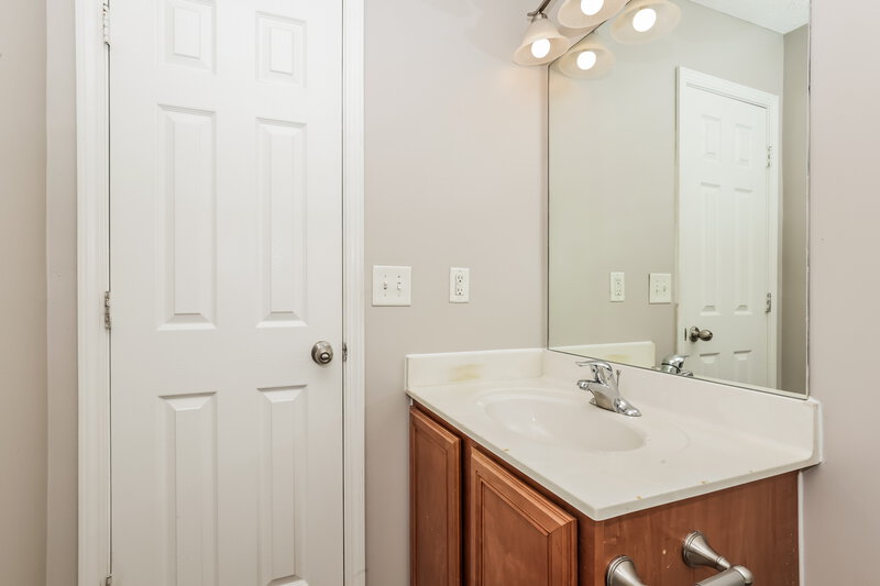 2,980/Mo, 401 Shadylake Dr La Vergne, TN 37086 Bathroom View