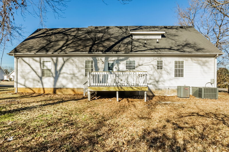 2,980/Mo, 401 Shadylake Dr La Vergne, TN 37086 Rear View