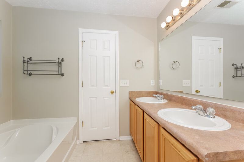 2,305/Mo, 2694 Sutherland Dr Thompsons Station, TN 37179 Main Bathroom View 2