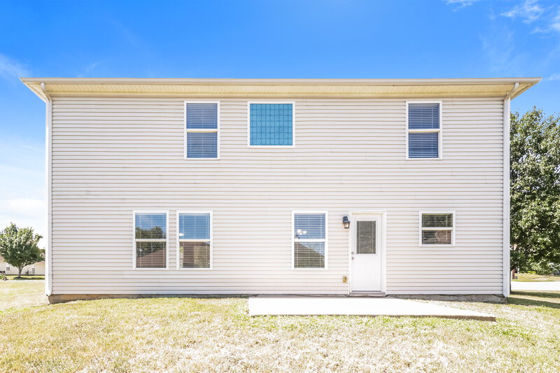 2,305/Mo, 2694 Sutherland Dr Thompsons Station, TN 37179 Rear View