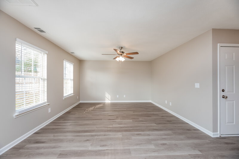 1,925/Mo, 1216 Elisha Ct La Vergne, TN 37086 Living Room View