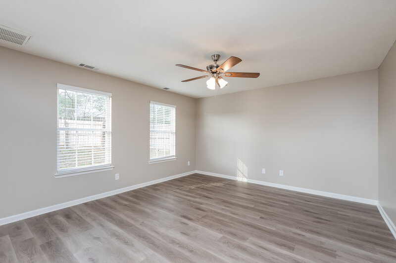 1,925/Mo, 1216 Elisha Ct La Vergne, TN 37086 Living Room View 2