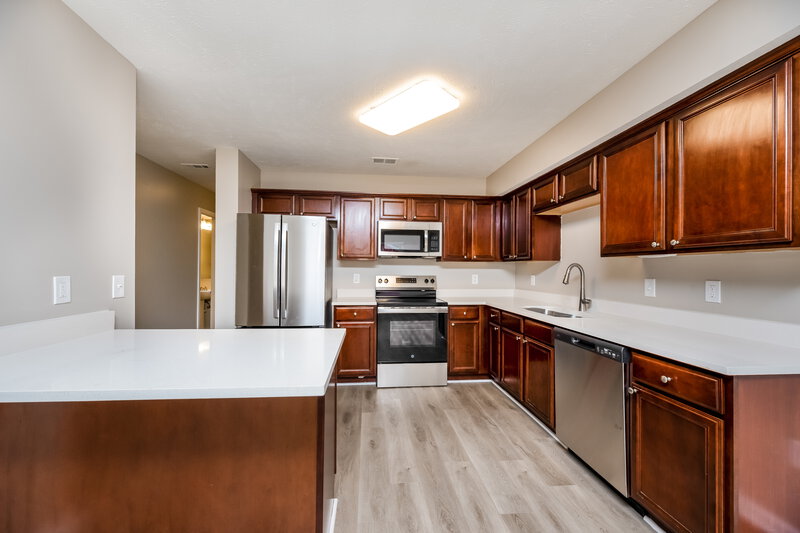 1,925/Mo, 1216 Elisha Ct La Vergne, TN 37086 Kitchen View