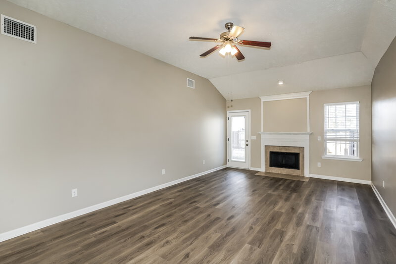 2,035/Mo, 3432 Whitesail Ct Antioch, TN 37013 Living Room View 2