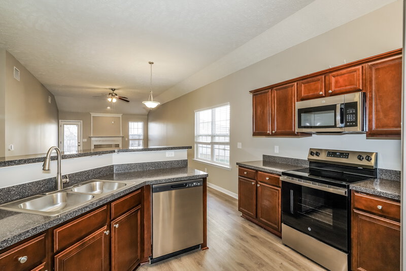 2,035/Mo, 3432 Whitesail Ct Antioch, TN 37013 Kitchen View 2