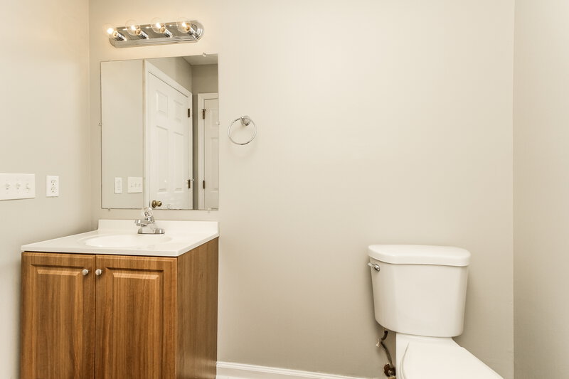 2,100/Mo, 612 Forest Pointe Pl Antioch, TN 37013 Main Bathroom View