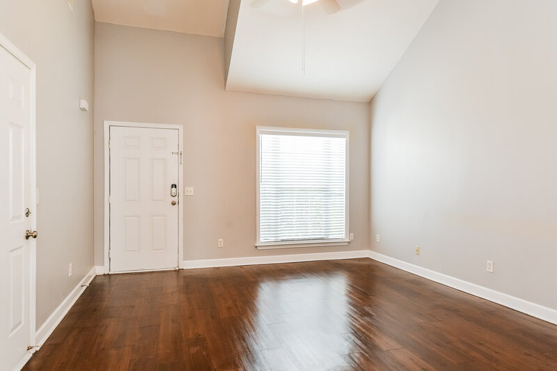 2,270/Mo, 1612 Allston Dr Murfreesboro, TN 37128 Living Room View 2