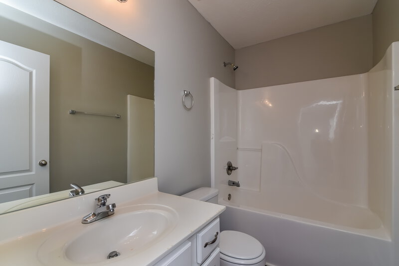 2,080/Mo, 1612 Allston Dr Murfreesboro, TN 37128 Bathroom View