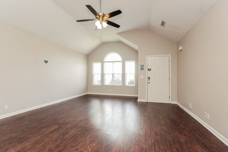 2,065/Mo, 1832 Antebellum Dr Murfreesboro, TN 37128 Living Room View