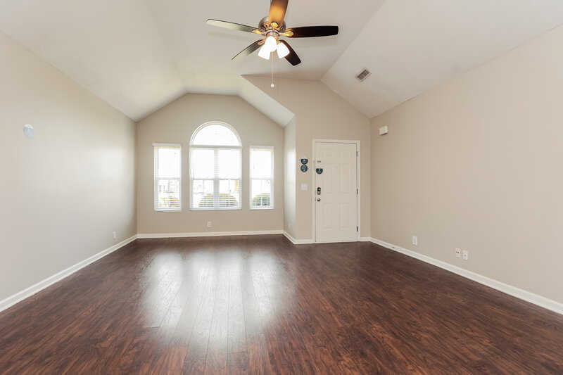 2,065/Mo, 1832 Antebellum Dr Murfreesboro, TN 37128 Living Room View 2