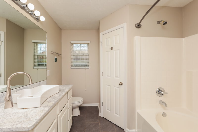 2,065/Mo, 1832 Antebellum Dr Murfreesboro, TN 37128 Main Bathroom View