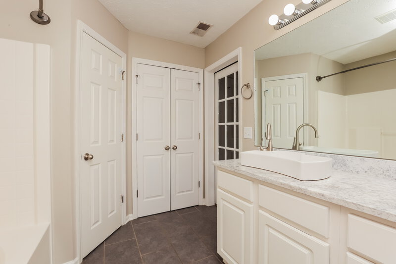 2,065/Mo, 1832 Antebellum Dr Murfreesboro, TN 37128 Bathroom View 2