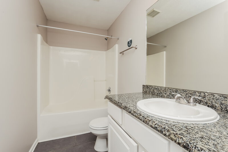 2,065/Mo, 1832 Antebellum Dr Murfreesboro, TN 37128 Bathroom View 3