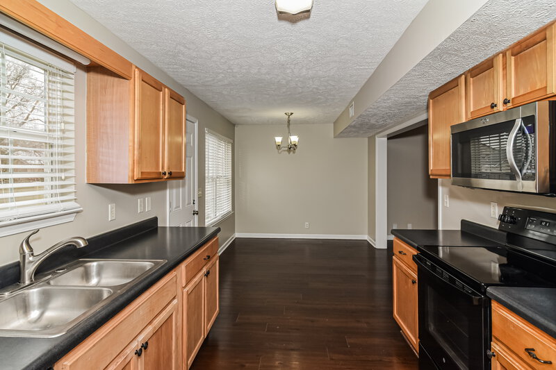 1,910/Mo, 3011 Wellington Pl Murfreesboro, TN 37128 Kitchen View 2