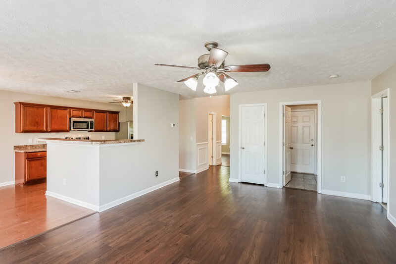2,550/Mo, 1008 Gannett Rd Hendersonville, TN 37075 Living Room View