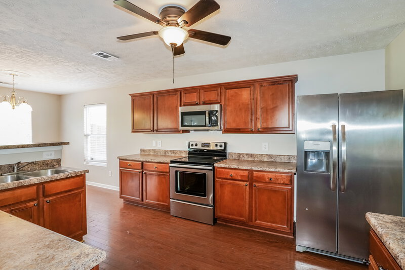 2,550/Mo, 1008 Gannett Rd Hendersonville, TN 37075 Kitchen View