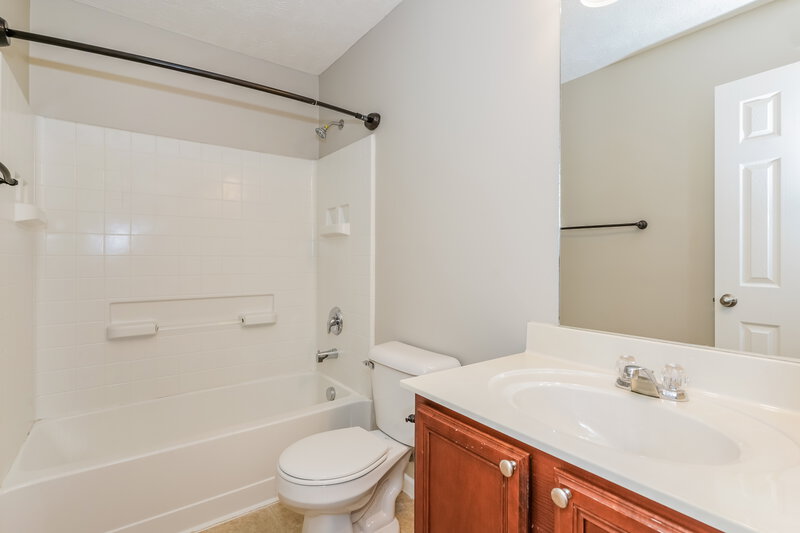 2,550/Mo, 1008 Gannett Rd Hendersonville, TN 37075 Bathroom View