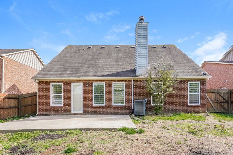 2,550/Mo, 1008 Gannett Rd Hendersonville, TN 37075 Rear View