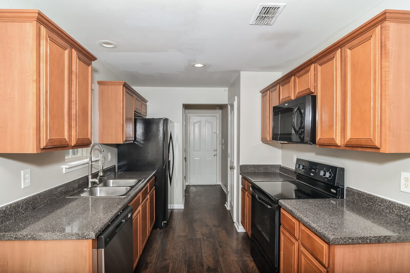 2,120/Mo, 3136 Skinner Dr Antioch, TN 37013 Kitchen View 2
