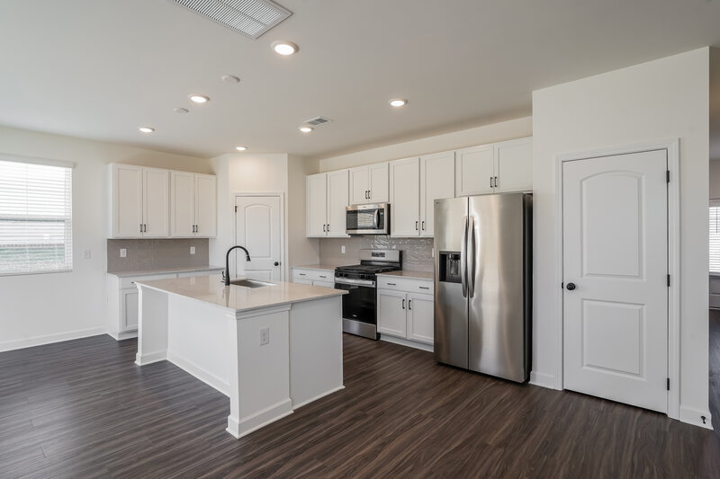 3,200/Mo, 5415 Dunbar Dr Old Hickory, TN 37138 Kitchen View