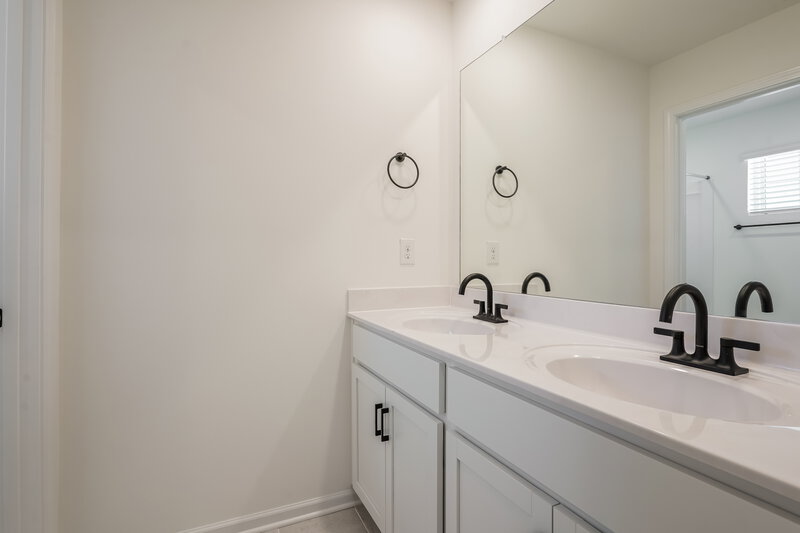 3,200/Mo, 5415 Dunbar Dr Old Hickory, TN 37138 Bathroom View