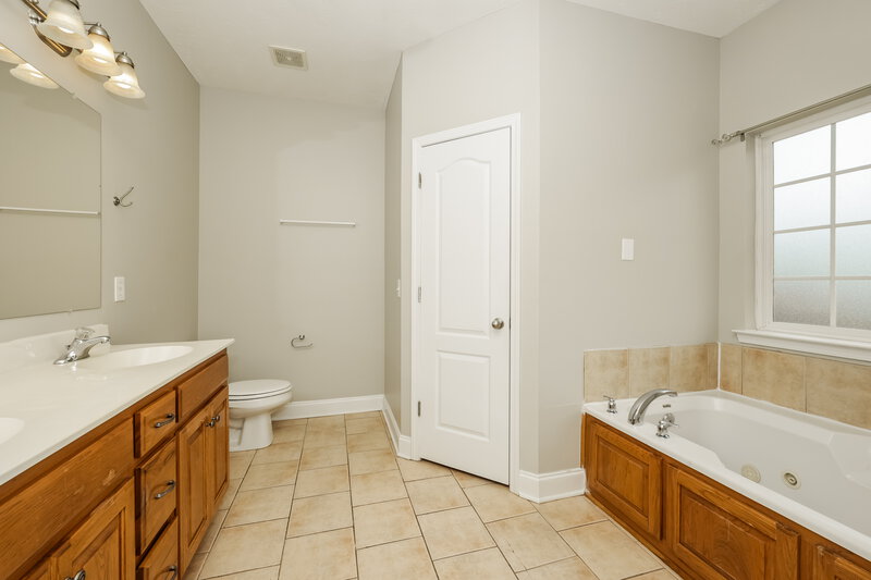 2,395/Mo, 7004 Marhaden Dr Antioch, TN 37013 Main Bathroom View