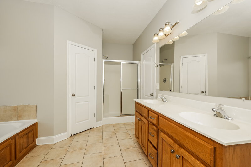 2,395/Mo, 7004 Marhaden Dr Antioch, TN 37013 Main Bathroom View 2