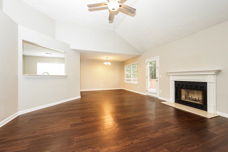 2,310/Mo, 1004 Blue Mountain Ln Antioch, TN 37013 Living Room View 2