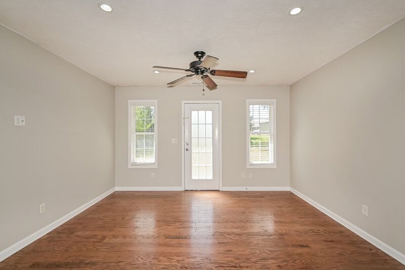 1,935/Mo, 10007 Nevada Ave Smyrna, TN 37167 Living Room View 2