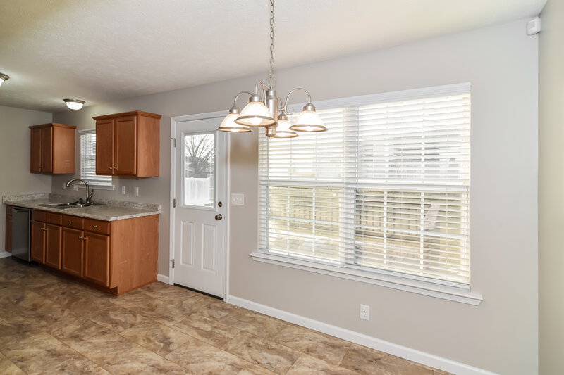 1,940/Mo, 1726 Saint Andrews Dr Murfreesboro, TN 37128 Dining Room View 2