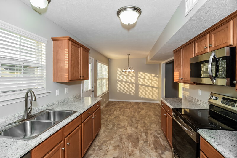 1,940/Mo, 1726 Saint Andrews Dr Murfreesboro, TN 37128 Kitchen View