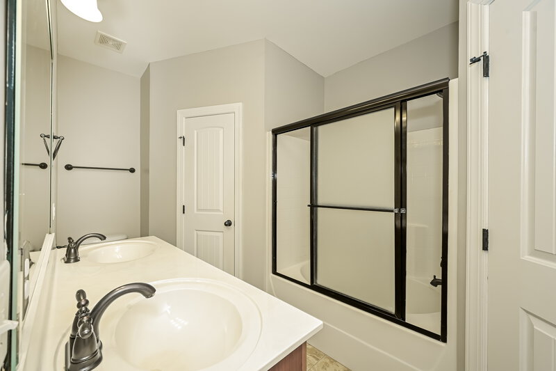 2,530/Mo, 1067 Windtree Trce Mt Juliet, TN 37122 Main Bathroom View