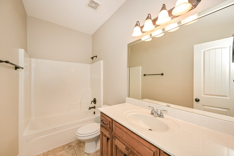 2,530/Mo, 1067 Windtree Trce Mt Juliet, TN 37122 Bathroom View