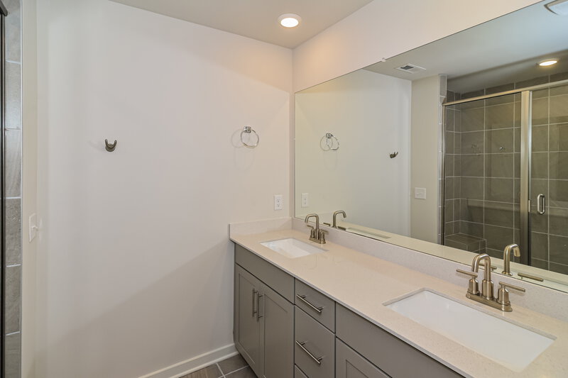 2,640/Mo, 3436 Shigo St Murfreesboro, TN 37130 Main Bathroom View