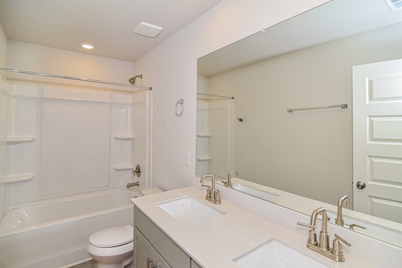 2,640/Mo, 3436 Shigo St Murfreesboro, TN 37130 Bathroom View