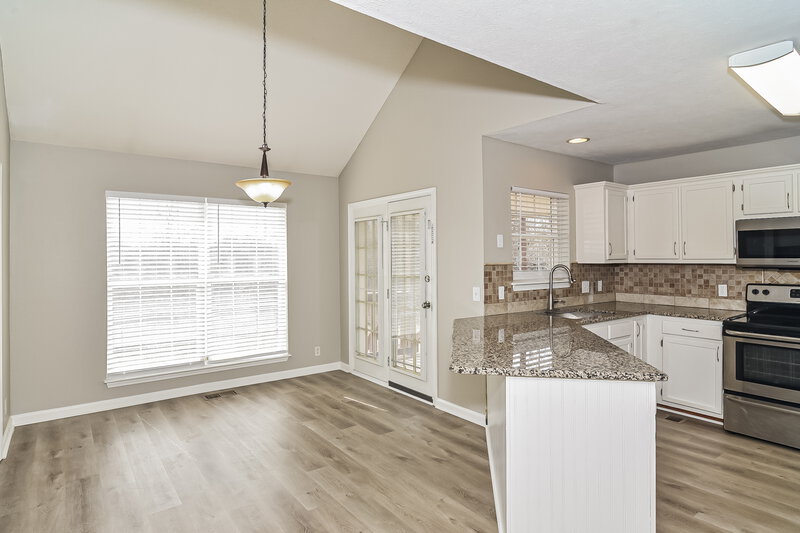 2,110/Mo, 1825 Rory Cv La Vergne, TN 37086 Dining Room View 2