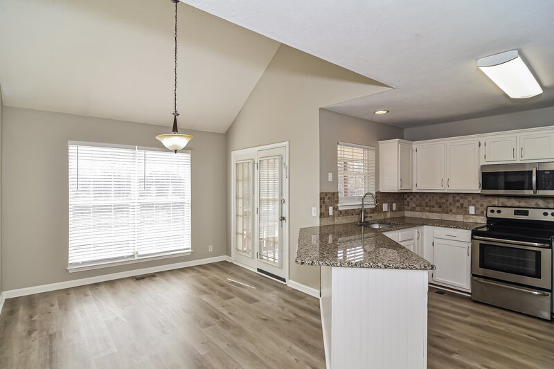 2,110/Mo, 1825 Rory Cv La Vergne, TN 37086 Dining Room View 3