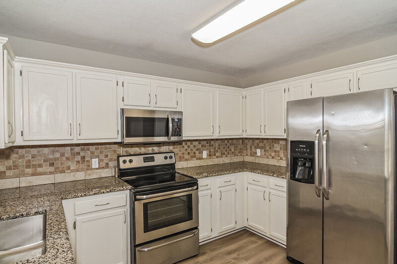 2,110/Mo, 1825 Rory Cv La Vergne, TN 37086 Kitchen View 2