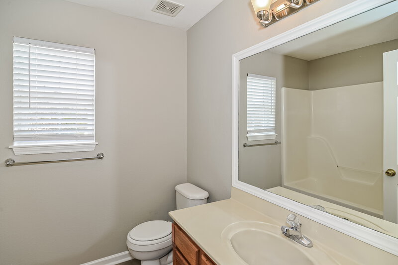 2,110/Mo, 1825 Rory Cv La Vergne, TN 37086 Bathroom View