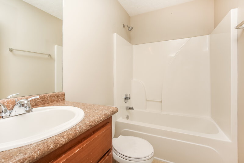 1,855/Mo, 612 Rock Glen Trce Smyrna, TN 37167 Bathroom View
