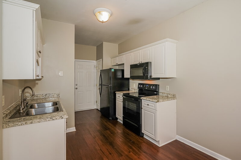 1,875/Mo, 1022 Seven Oaks Blvd Smyrna, TN 37167 Kitchen View