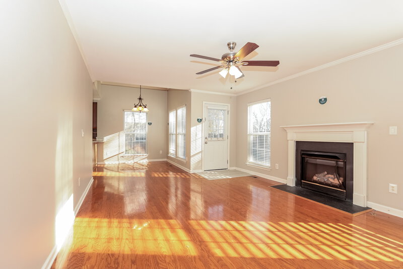 2,345/Mo, 117 Claybrook Ln Antioch, TN 37013 Living Room View