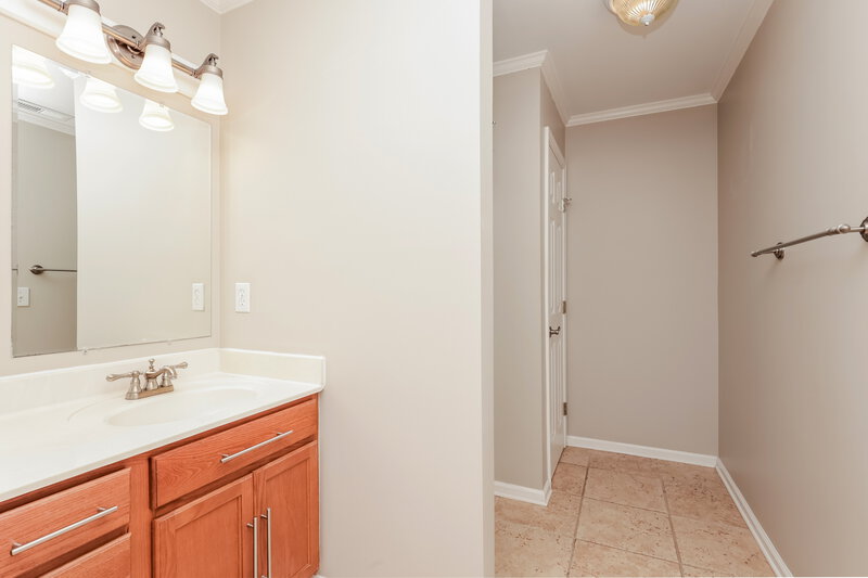 2,345/Mo, 117 Claybrook Ln Antioch, TN 37013 Main Bathroom View