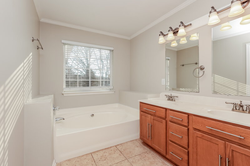 2,345/Mo, 117 Claybrook Ln Antioch, TN 37013 Main Bathroom View 2