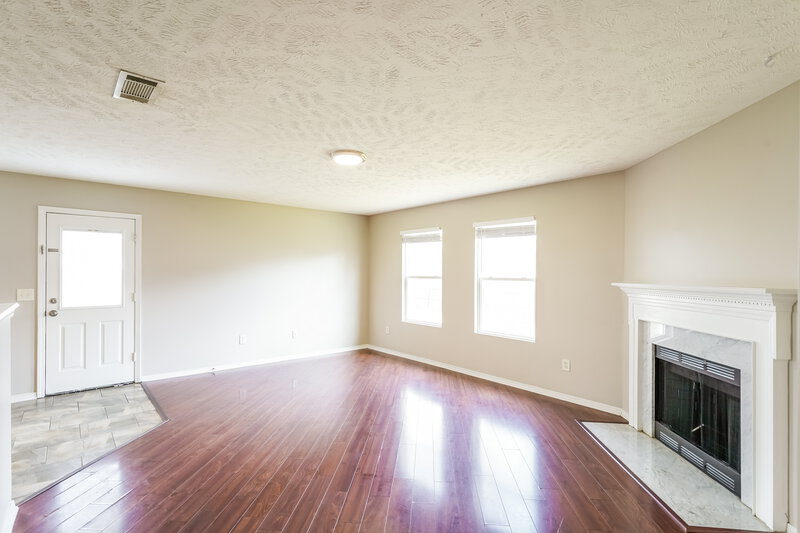 2,540/Mo, 102 Goodrich Ct Smyrna, TN 37167 Living Room View 2