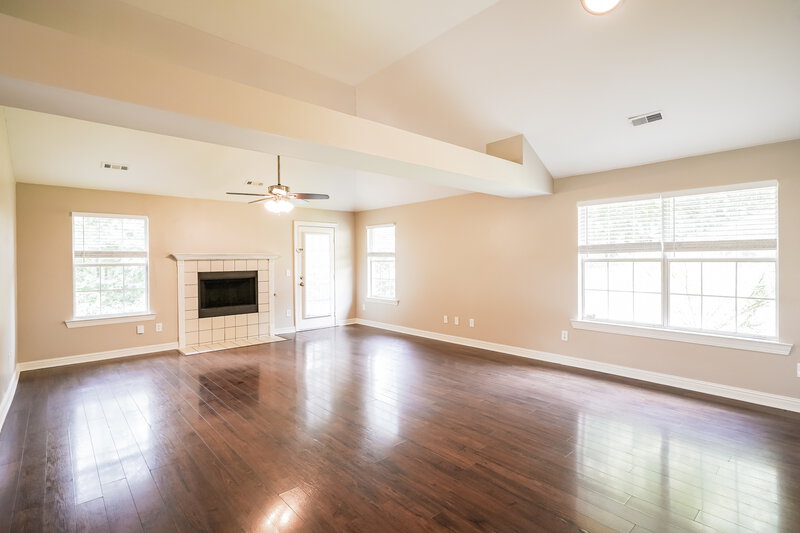 2,045/Mo, 208 Ben Alex Ct Antioch, TN 37013 Living Room View