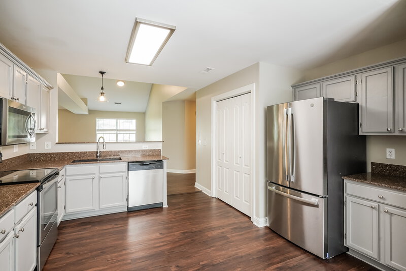 2,045/Mo, 208 Ben Alex Ct Antioch, TN 37013 Kitchen View 2