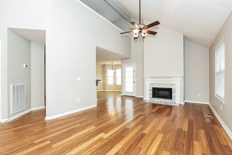 3,460/Mo, 705 Rocky Ridge Cir La Vergne, TN 37086 Living Room View 2